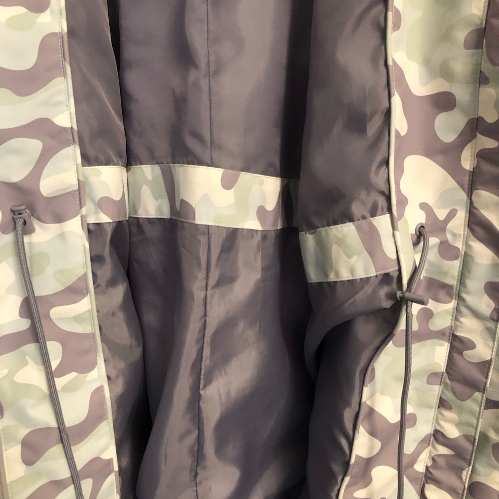 Camouflage Hooded Women's Jacket - Picture 7 of 7